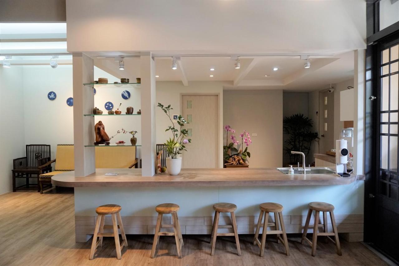蘊慢築 茶花藝主題民宿 Yun Man Zhu Homestay Gongguan Экстерьер фото